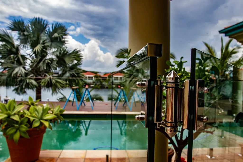 Custom Cut Glass DIY Frameless Glass