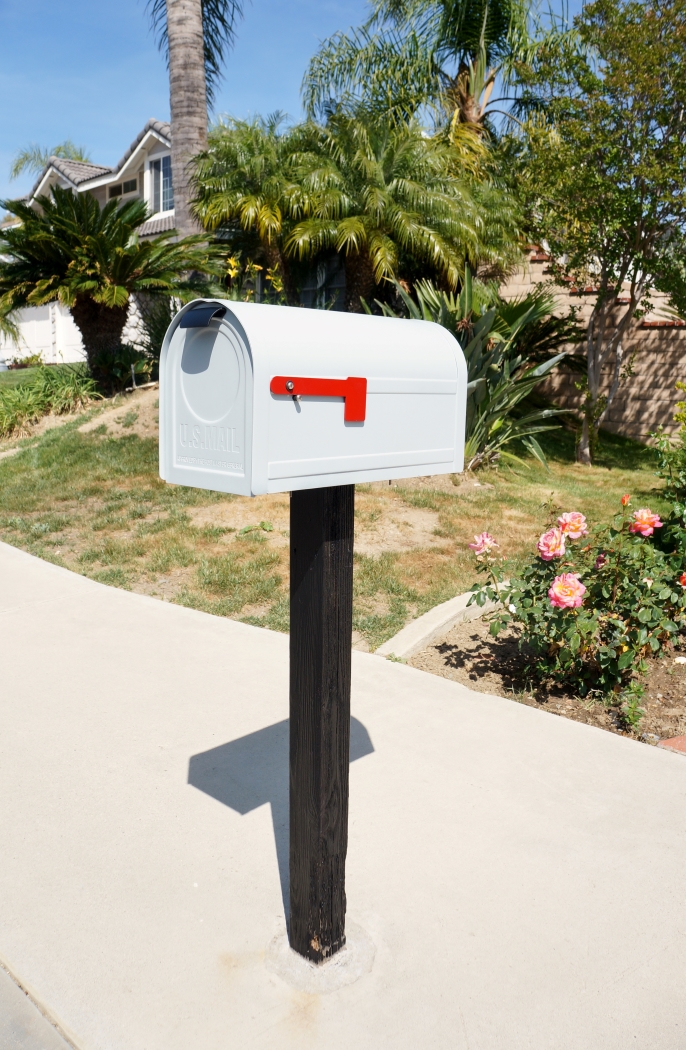 Mailbox Makeover DIY Inspired