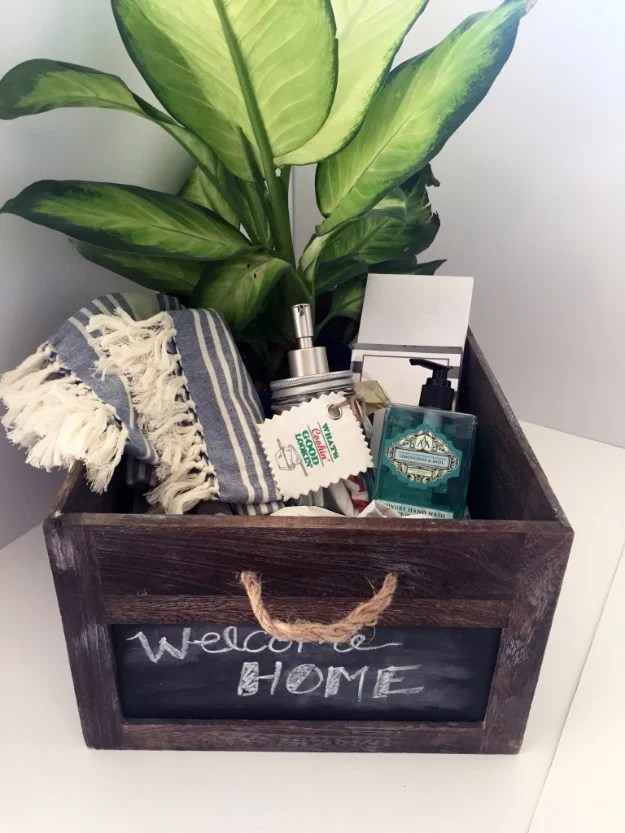 33 Best DIY Housewarming Gifts
