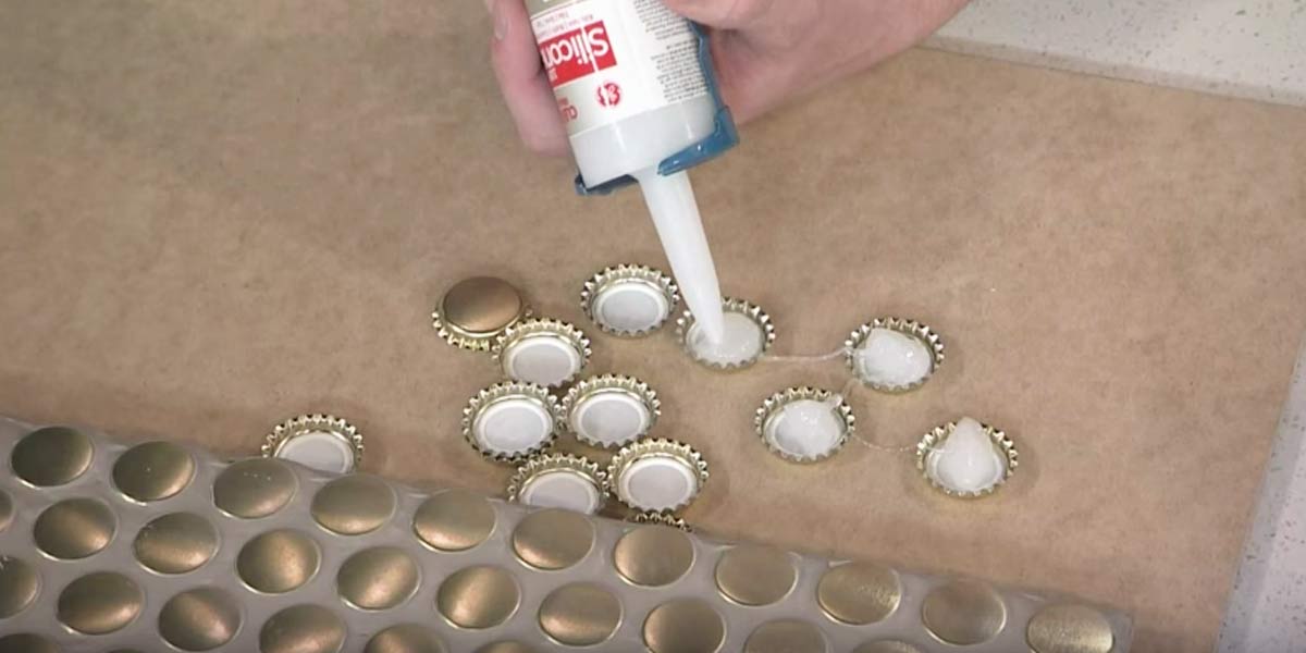 He Puts Bottle Caps On A Piece of Wood And You'll Be Amazed By What He