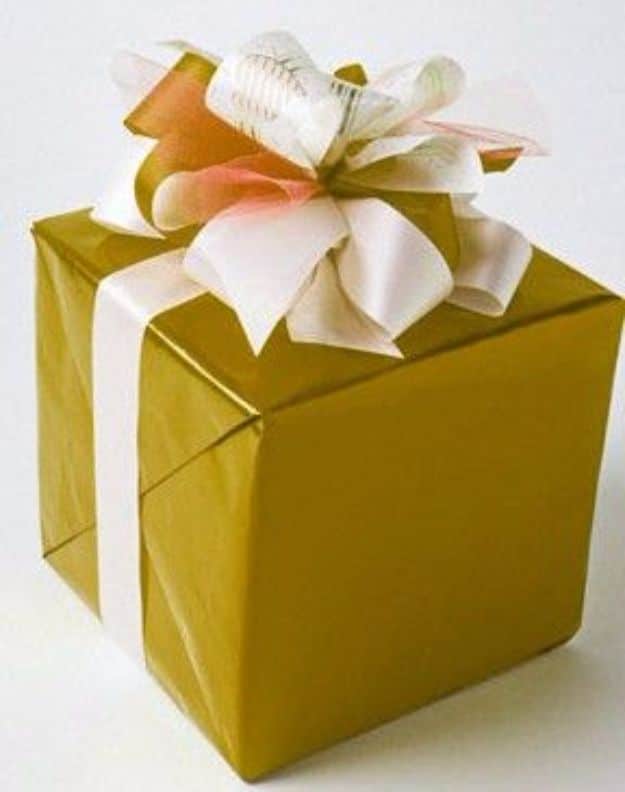 50 Creative Bows To Make for Your Christmas Packages