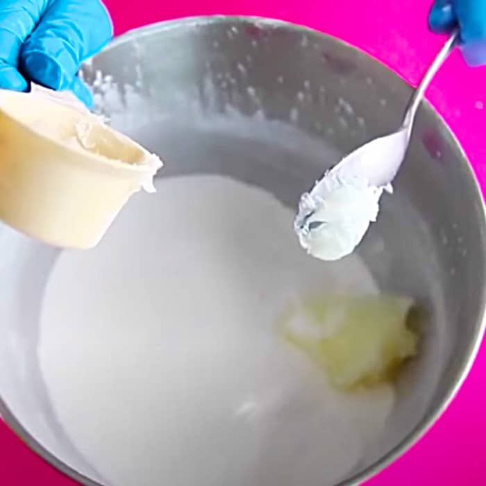 DIY Sinus Clearing Bath Bombs Using Vicks VapoRub