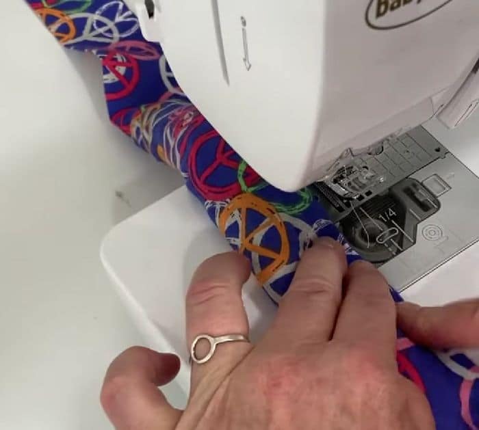 How To Sew A DIY Neck Cooling Scarf