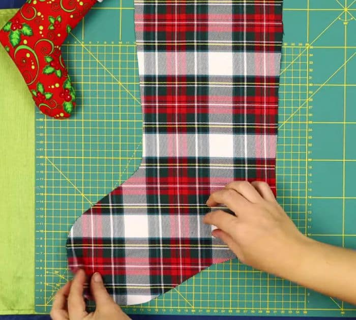 EasyToSew Christmas Stocking (with free pattern)