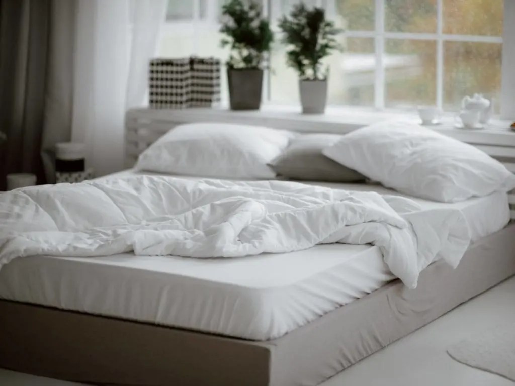 How Much Fabric Material Do I Need for a Tie Blanket?