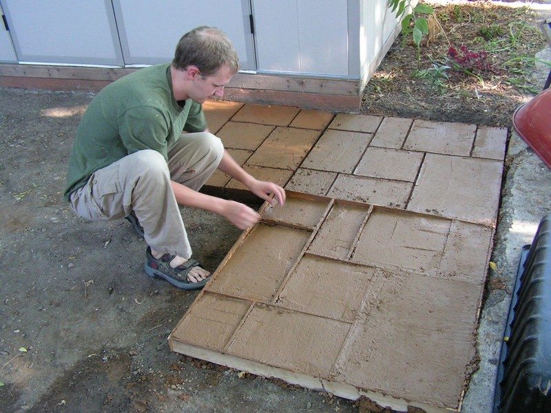 DoItYourself Cement Patio DIY projects for everyone!