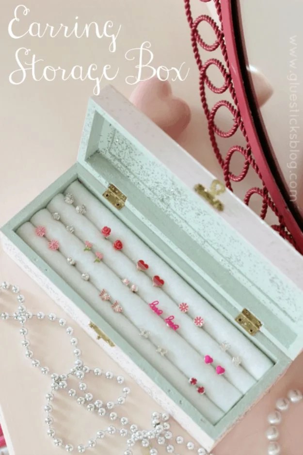 32 Creative DIY Jewelry Boxes and Storage Ideas