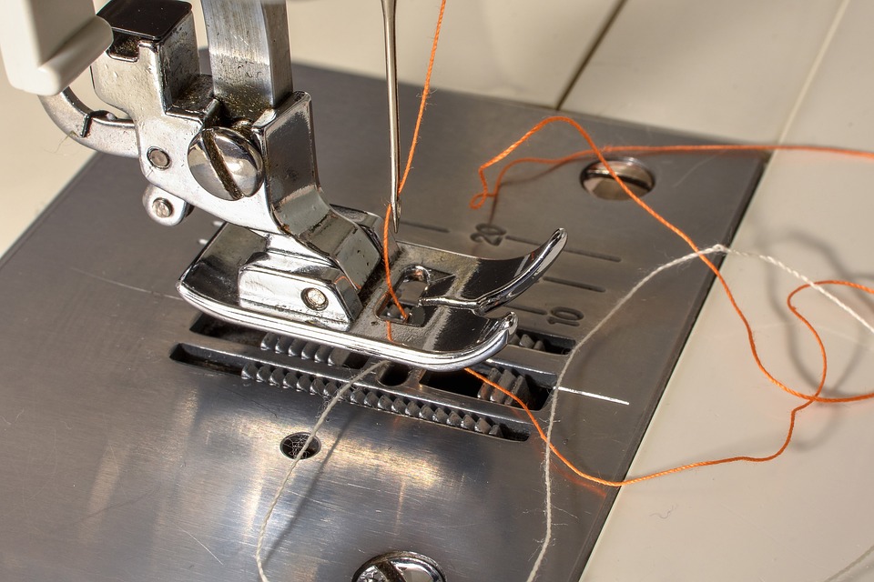 How to Thread an Elna Sewing Machine Easy 6 Steps (2024)