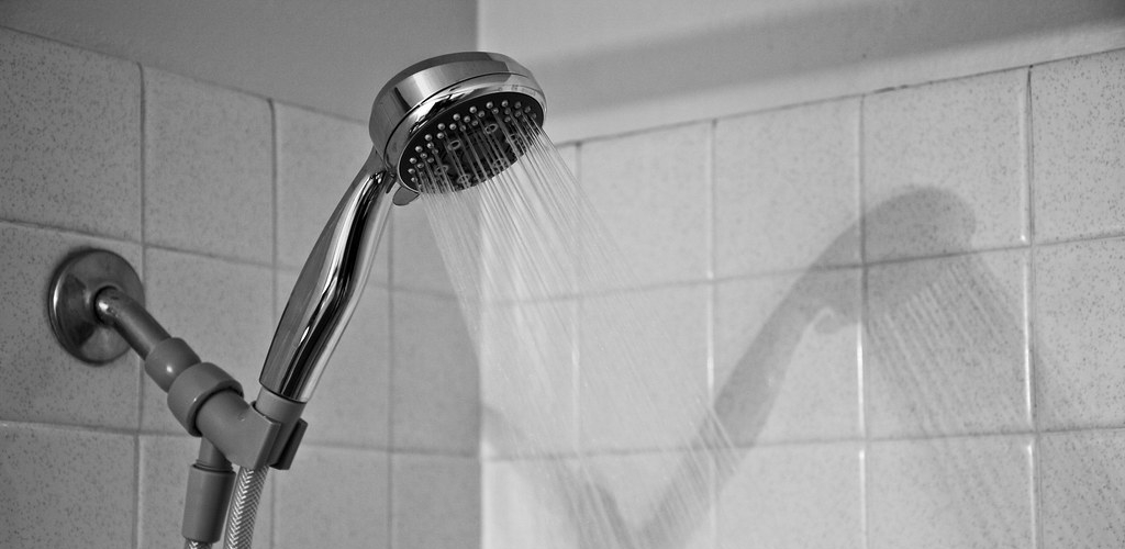 How to Hide a Camera in a Shower 11 Easy Steps (2024)