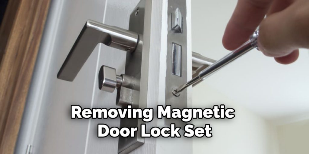 How to Bypass Door Lock in 6 Secret Techniques (2024)