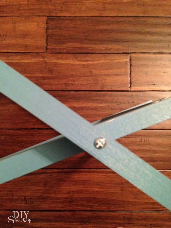 DIY luggage rack and sprucing up the Guest Room DIY Show Off ™ DIY