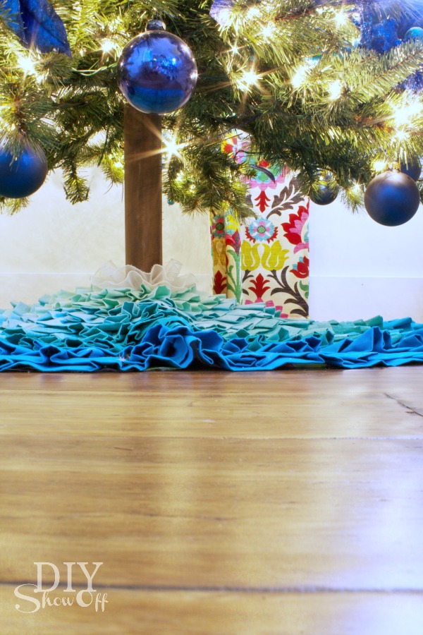 Christmas in a Minute Easy DIY Christmas Tree Trunk Cover DIY Show