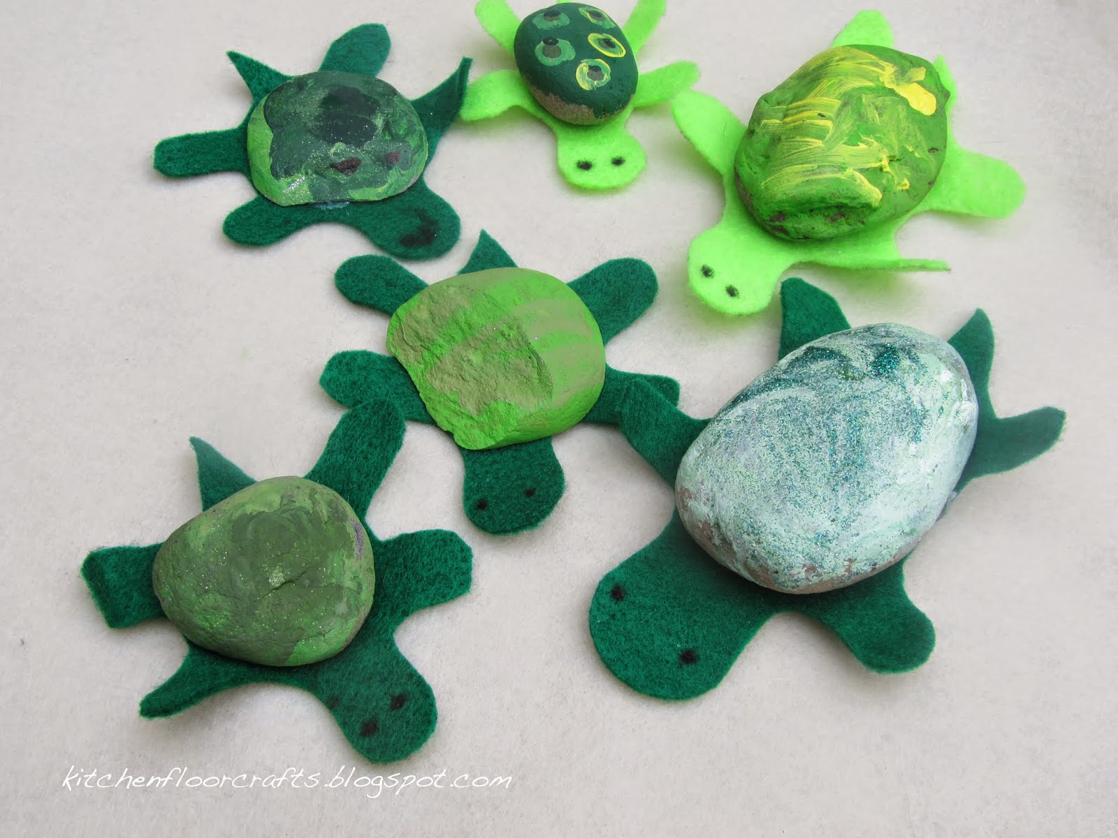 18 Fun & Easy Rock Crafts for Kids