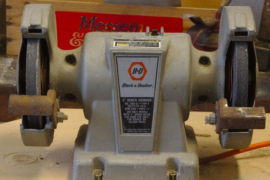 How to Dress a Grinding Wheel (Fast and Easy Way) (2022)