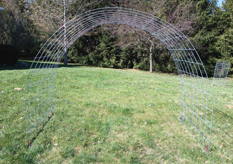 Transporting A Cattle Panel No Truck, No Trailer, No Problem diytype