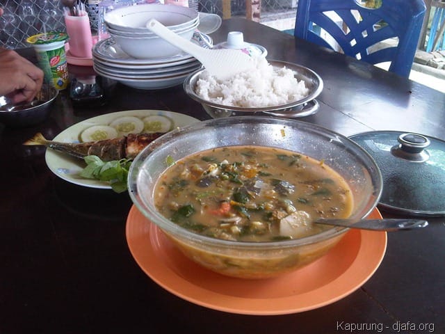 Kapurung Makanan Khas Kampung Bugis