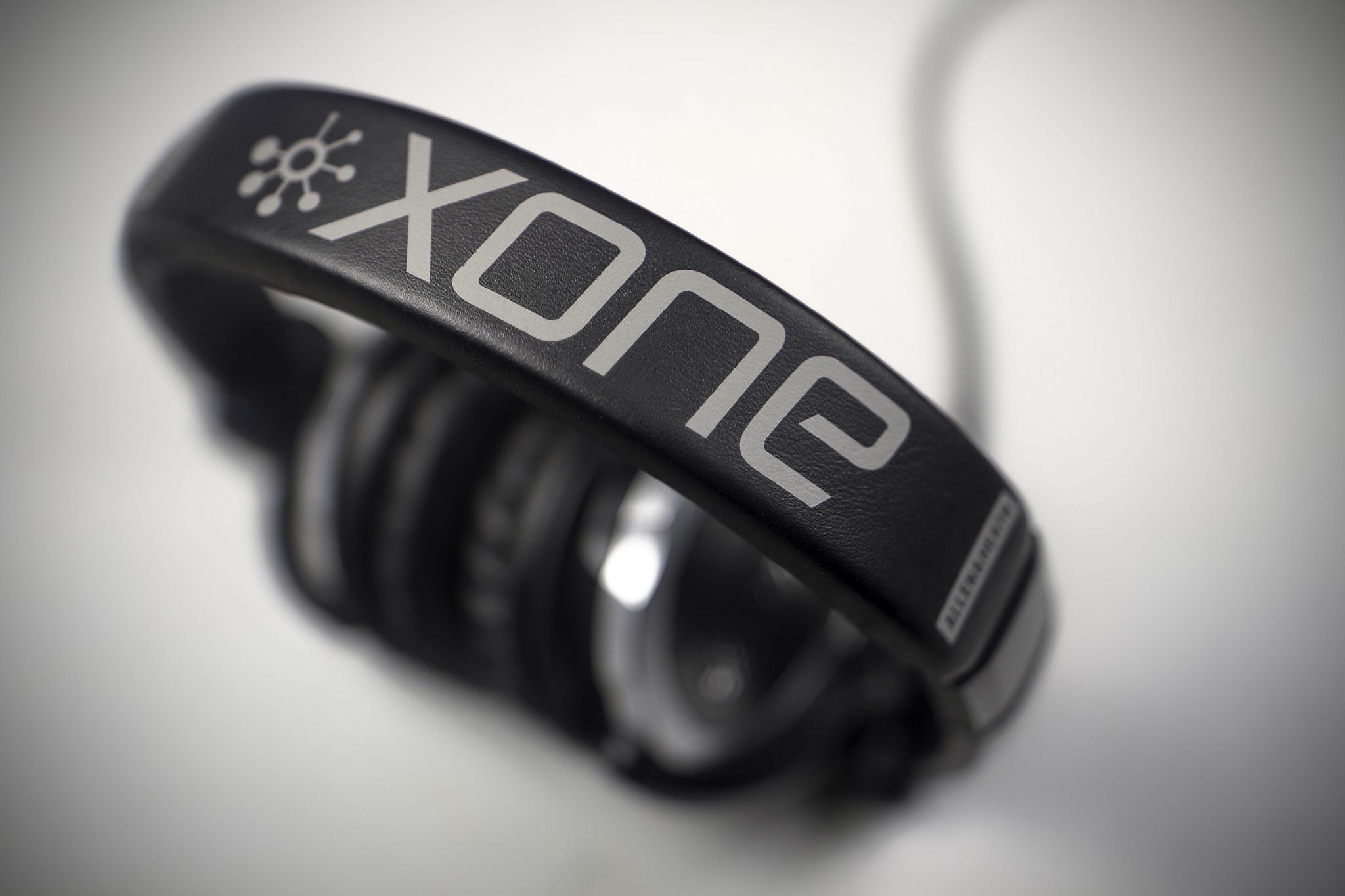 REVIEW Allen & Heath Xone XD40 DJ Headphones • DJWORX