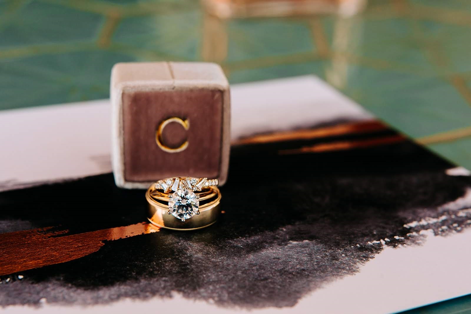how to buy and engagement ring