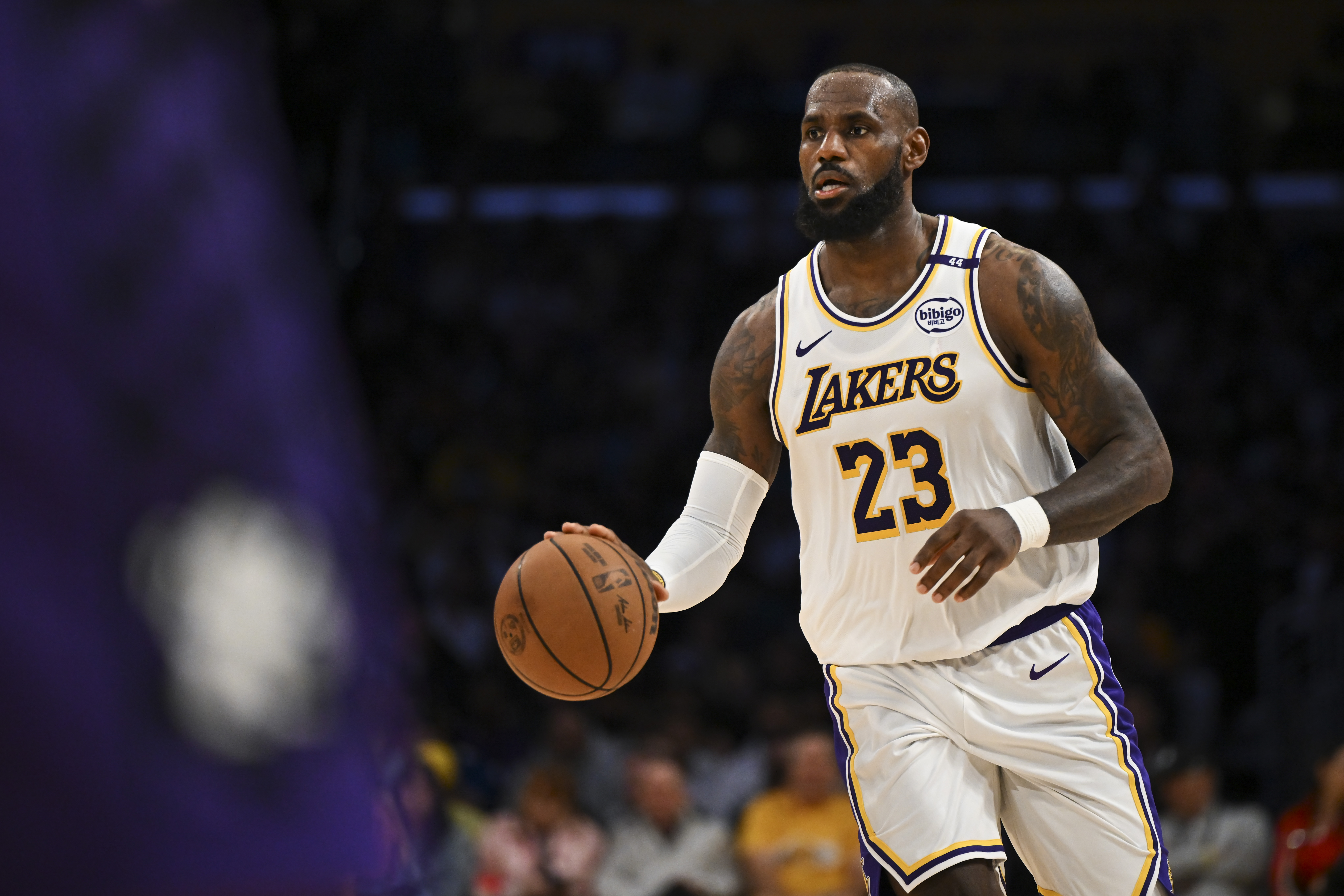 LeBron James best prop bets for Lakers at Suns