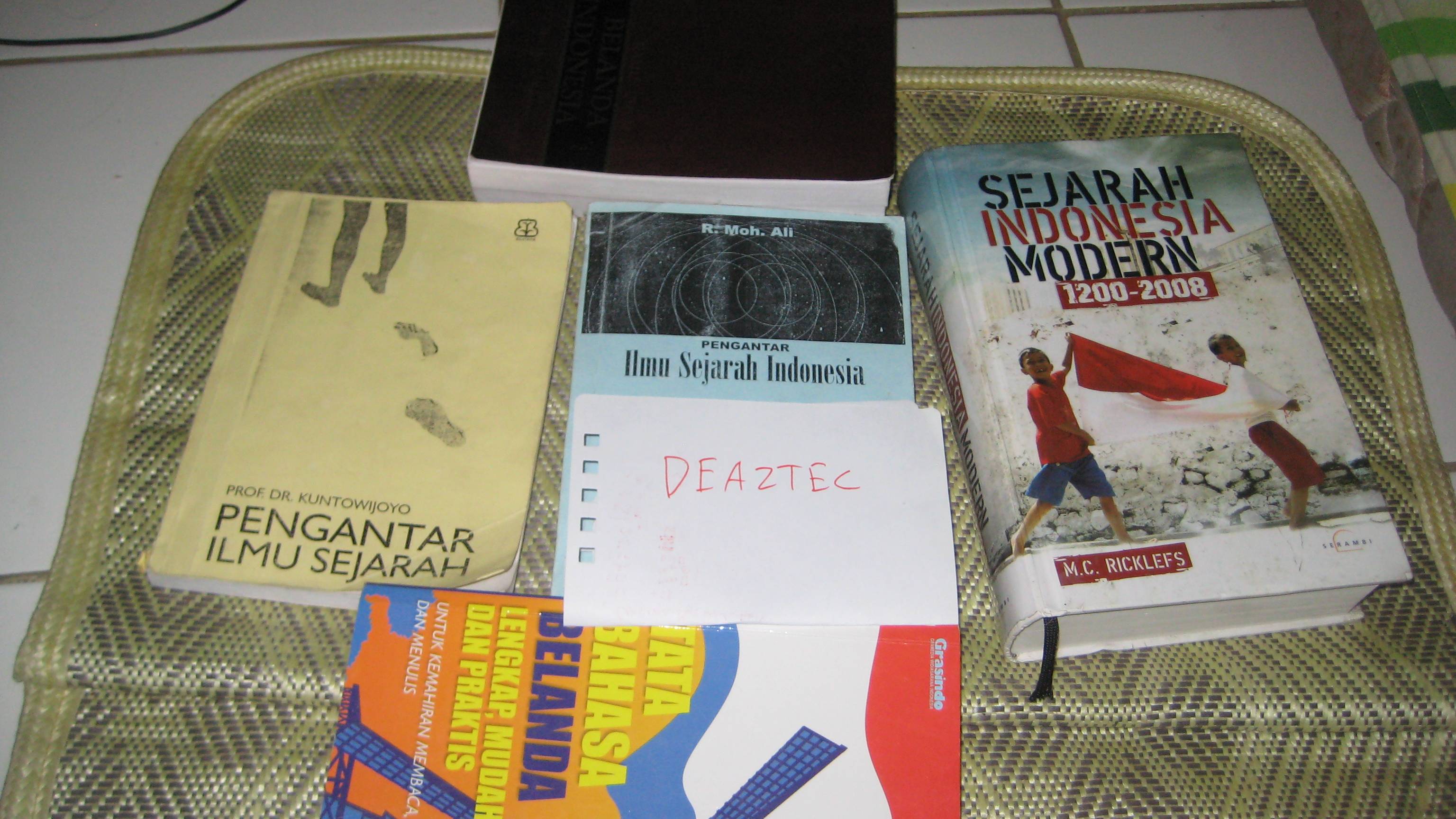Terjual Buku Sejarah Indonesia Modern MC Ricklefs, Pengantar Ilmu