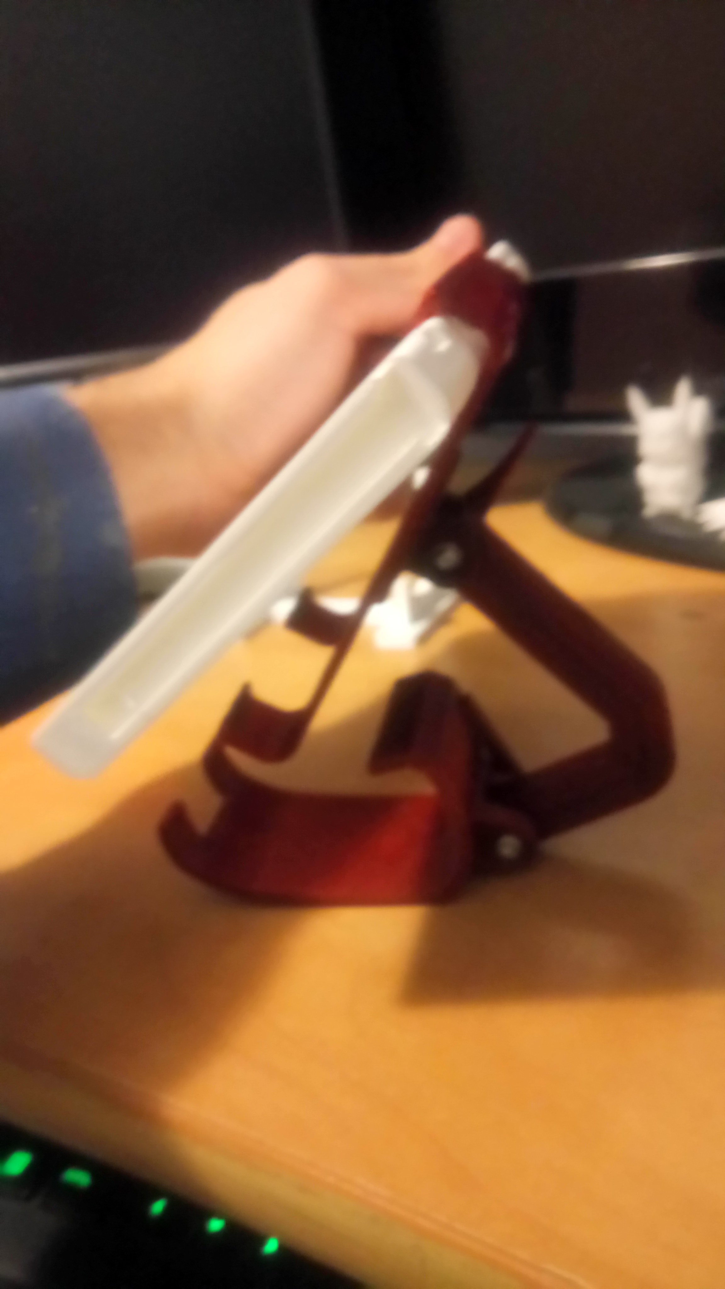 3D Printable Switch Pro Holder_V2 by Jeremy Delisle