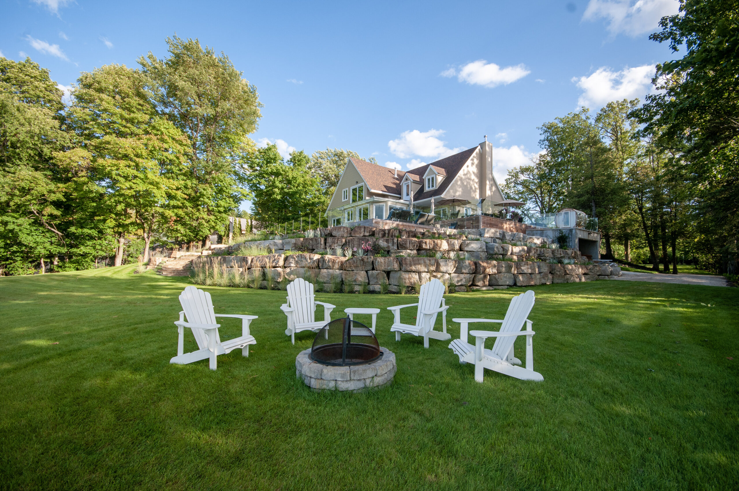 LUXE AU BORD DU LAC DES DEUXMONTAGNES DLC DLC