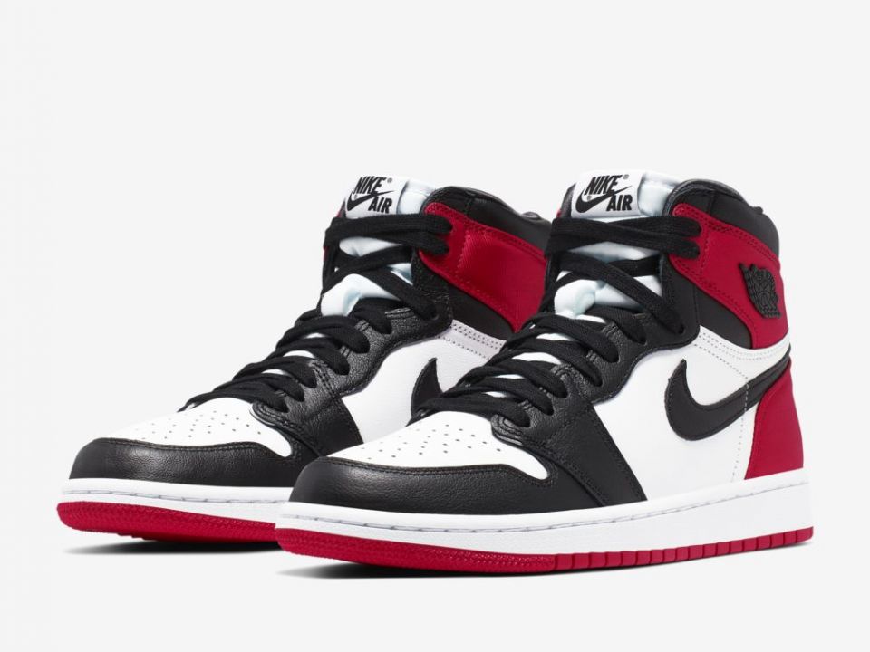 Jordan 1 Retro High OG WMNS "Satin Black Toe" J23