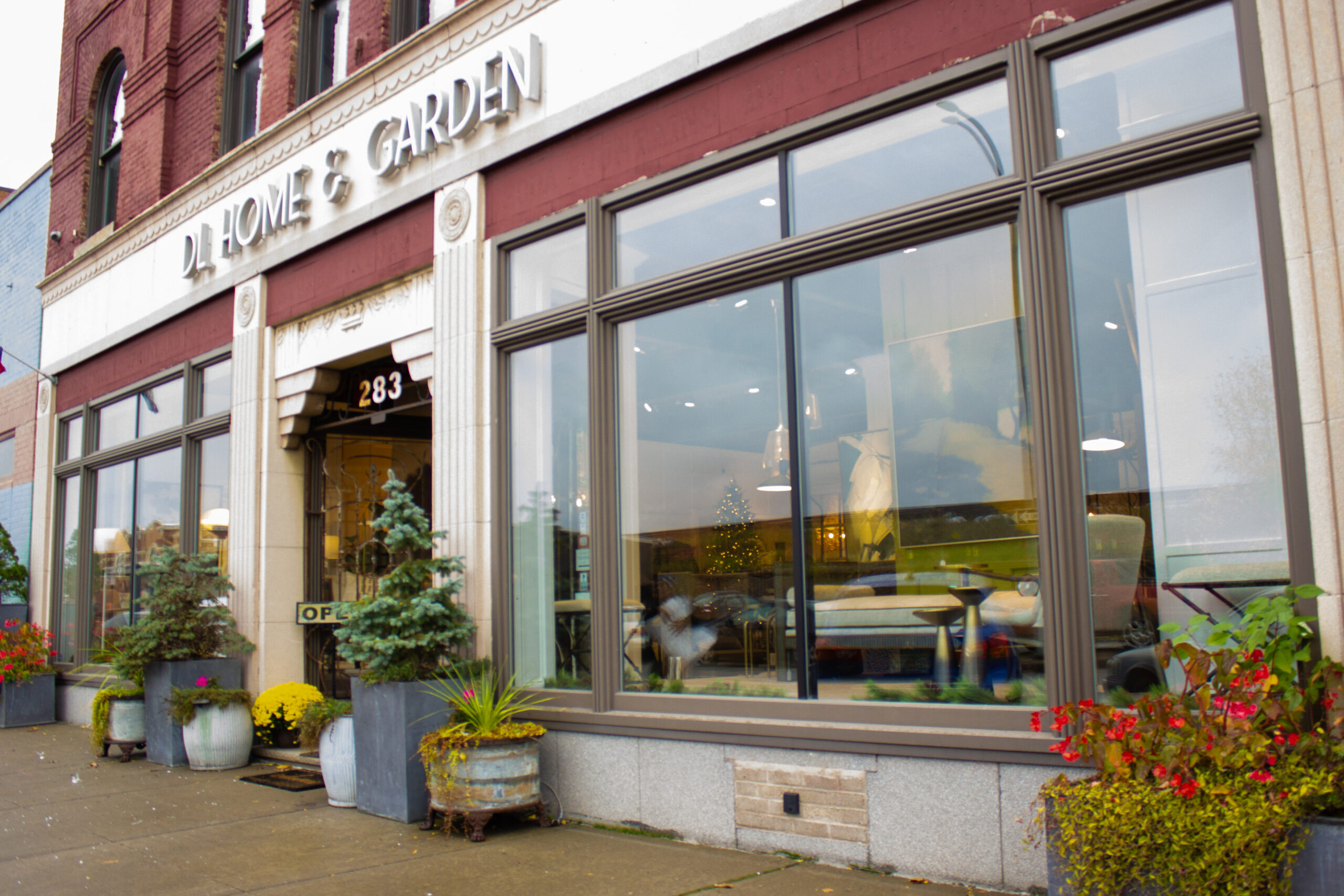 About Us DL Home & Garden