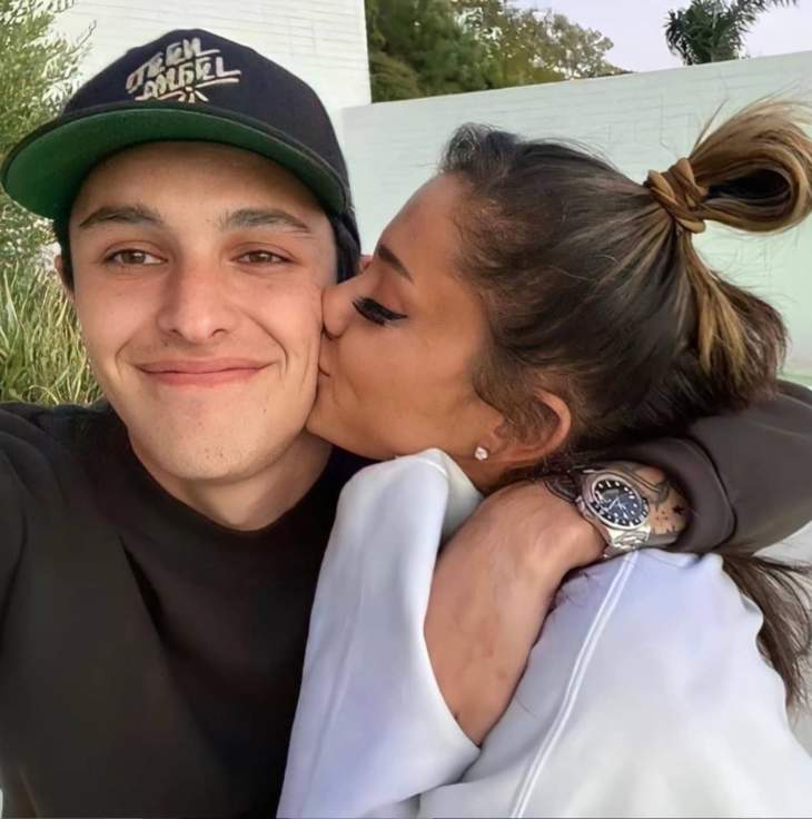 Dalton Gomez Girlfriend 2020 Ariana Grande Shares Pictures From Secret Wedding To / Dalton