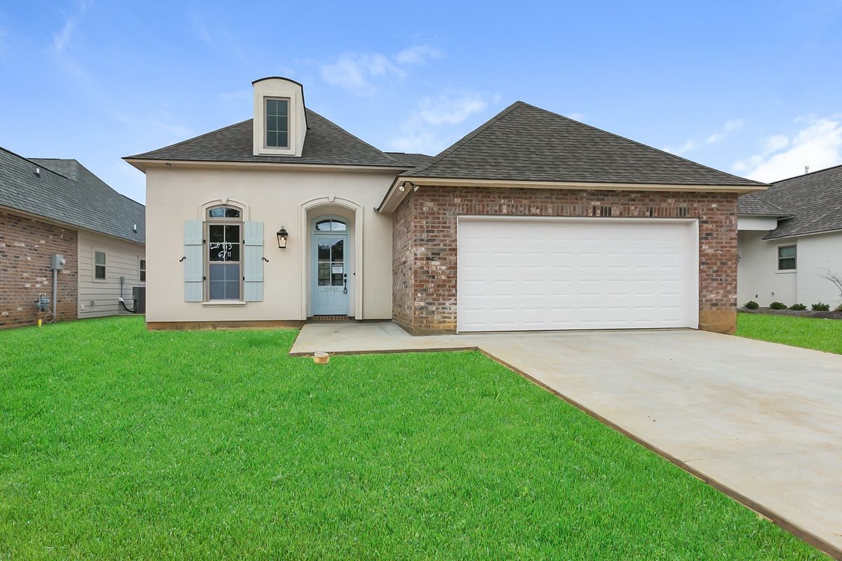 10389 Grand Plaza Dr. New Home In Denham Springs LA Alvarez