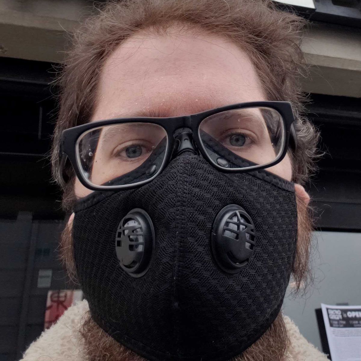 How to stop your glasses from fogging up when you wear a mask DLSServe