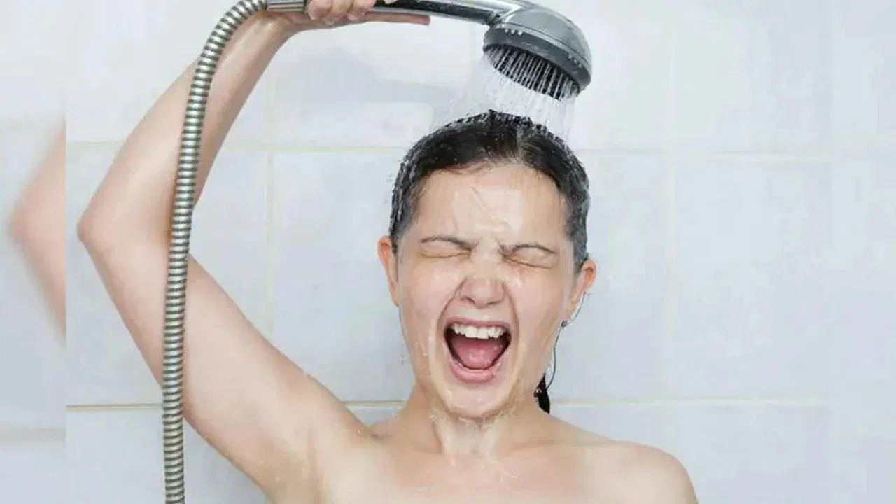 Head Bath ప్రతిరోజూ తలస్నానం చేస్తే వచ్చే సమస్యలు ఇవే.. these are