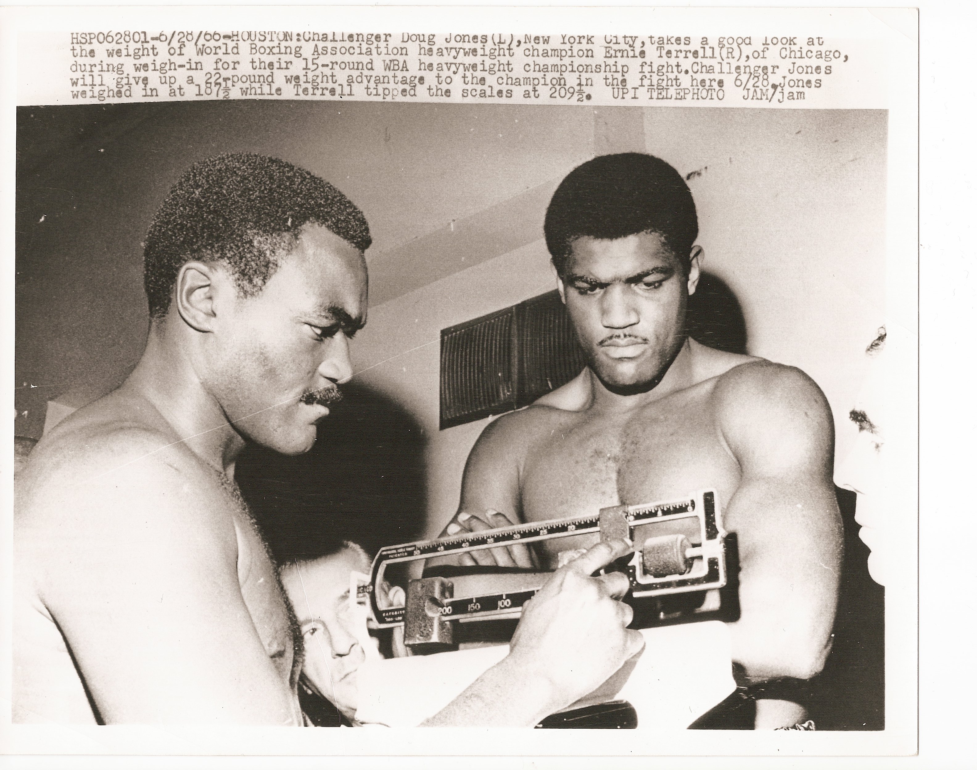 DOUG JONES David Martinez Boxing