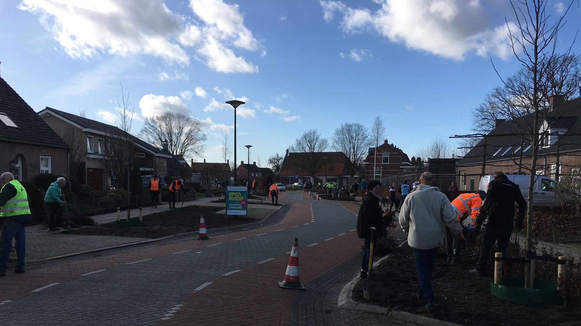 Het Wordt Weer Groen In Vlierden; Inwoners Planten 24.000 Beukenplantjes | Deurne Media Groep