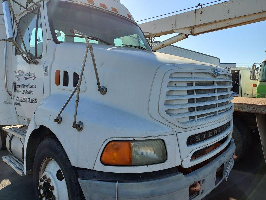 2002 A9500 HOOD Shop Parts LKQ Heavy Truck