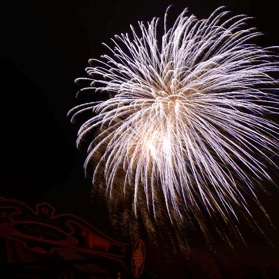 Professional Firework Displays in Devon by DMR Pyro