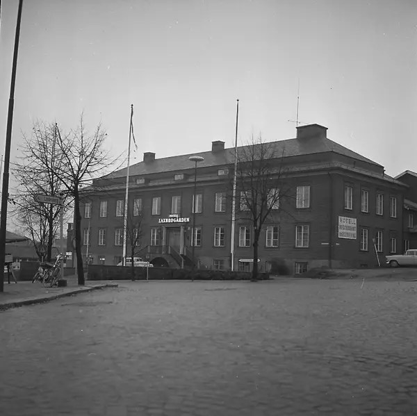 Hotell Laxbrogården i Kopparberg, tvåvånings hotellbyggnad. Örebro