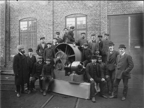Personal vid Karlstads Mekaniska Verkstad omkring 19051909. På bilden
