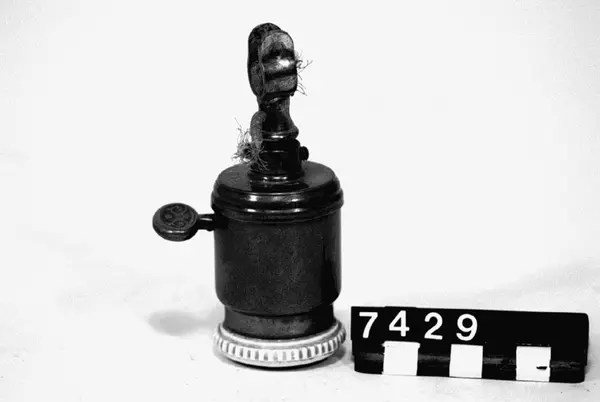 Lamphållare Tekniska Museet / DigitaltMuseum