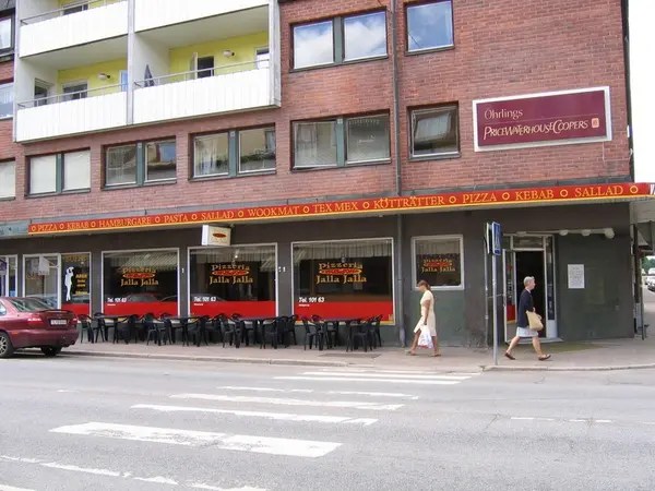 Pizzeria Jalla Jalla i Lindesberg, exteriör. Bilder tagna i samband med