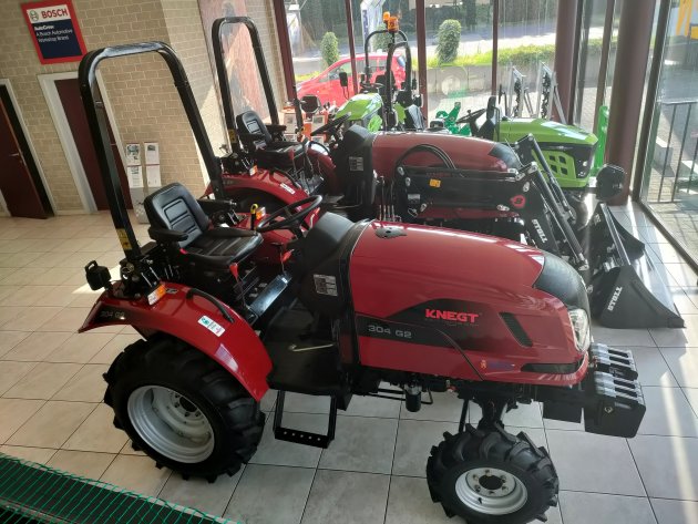 Minitractoren En Aanbouwwerktuigen Te Koop Bij Dn-Trailers In Temse