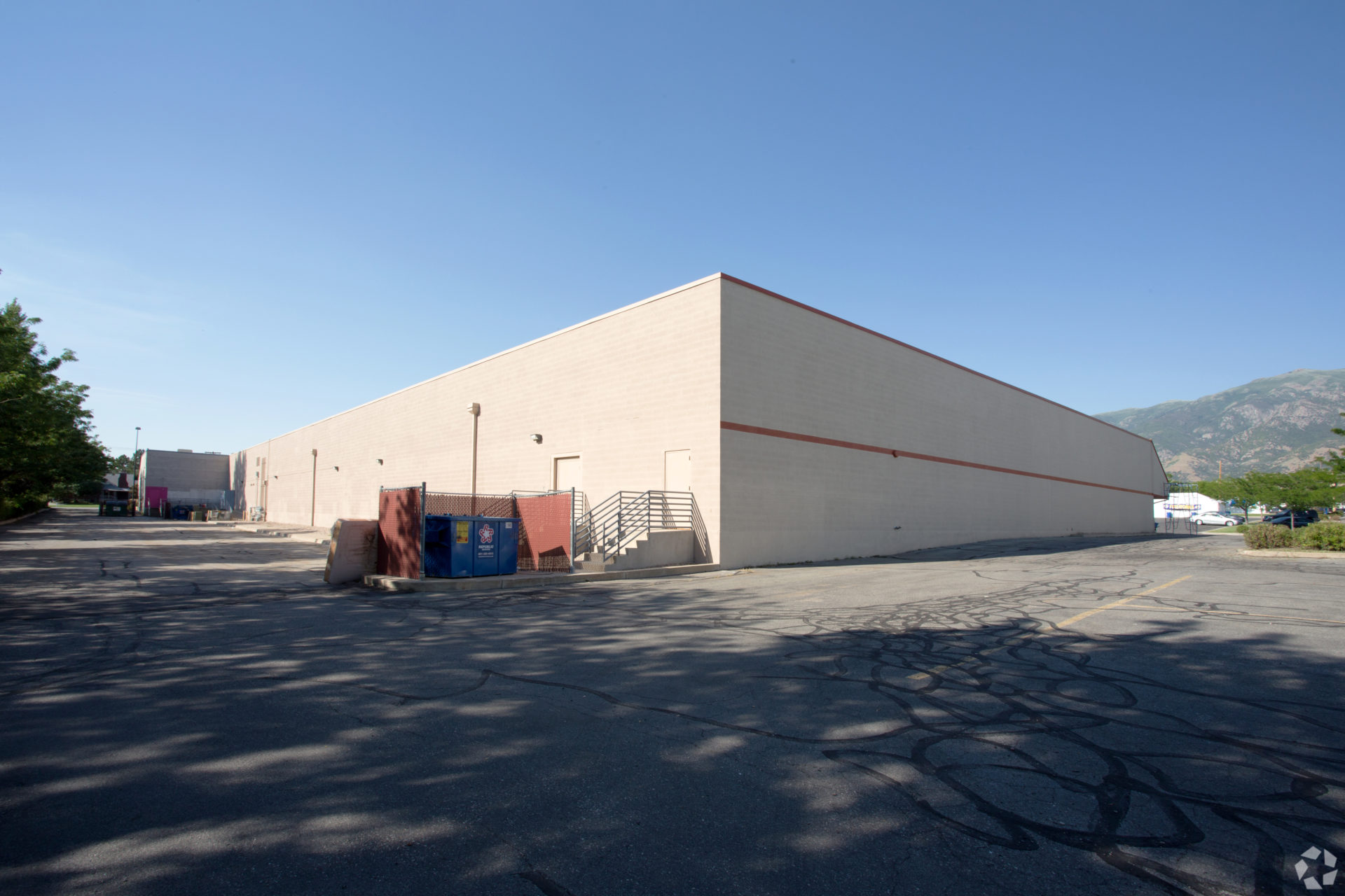 Fairfield Plaza Dell Nichols Commercial Real Estate