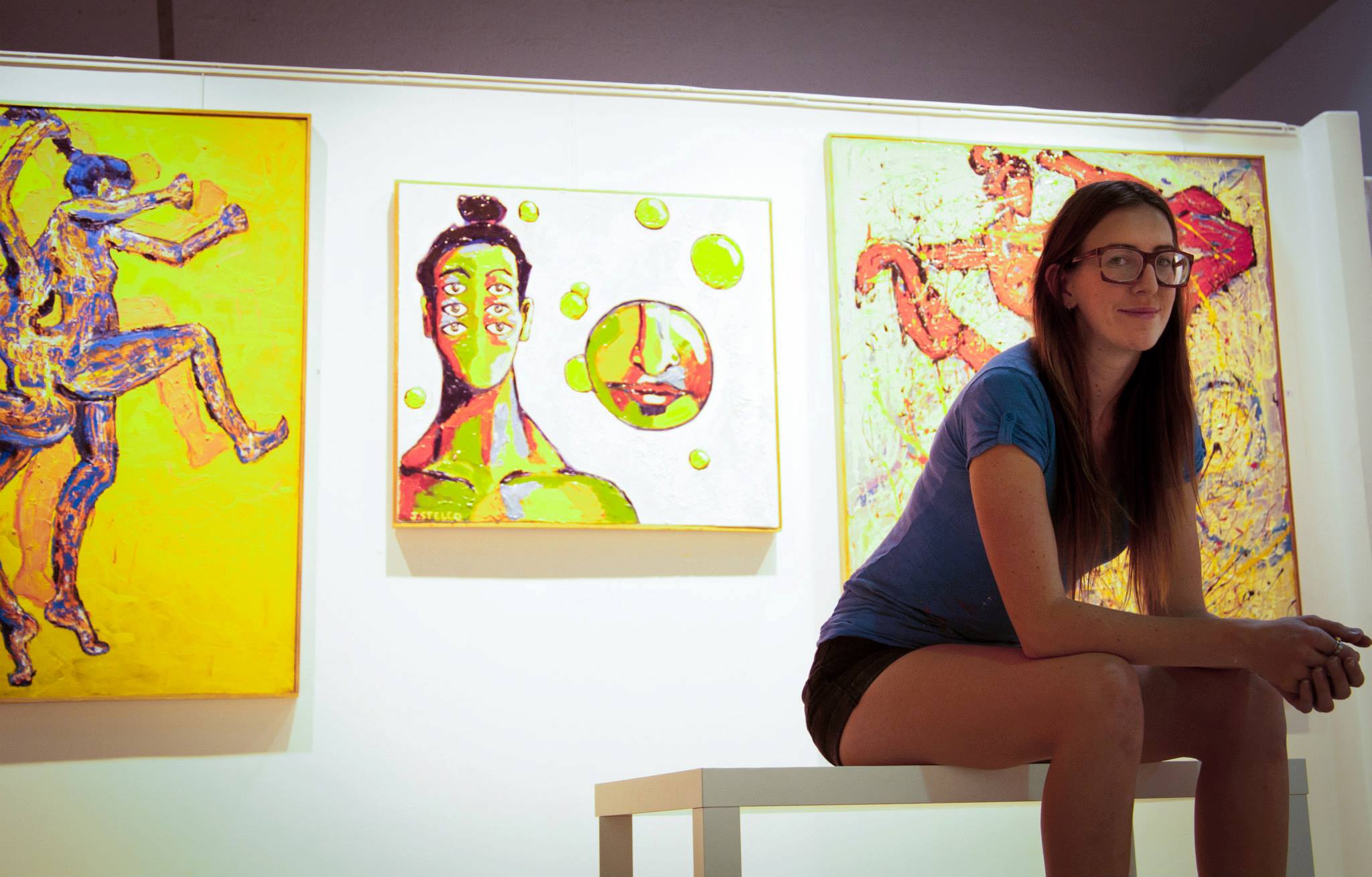 Hire Female Speed Painter Dubai Speed Painter Book Speed Painter