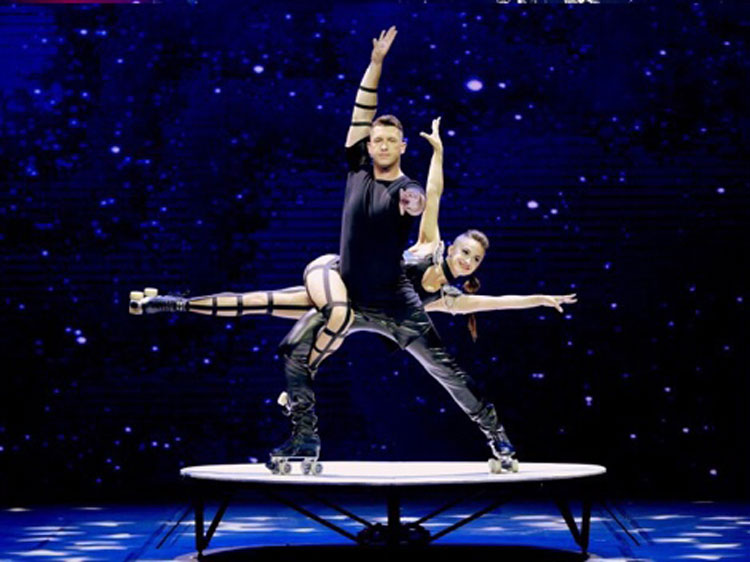 Book Dubai Roller Skating Duo Stunt Show Scarlett Entertainment