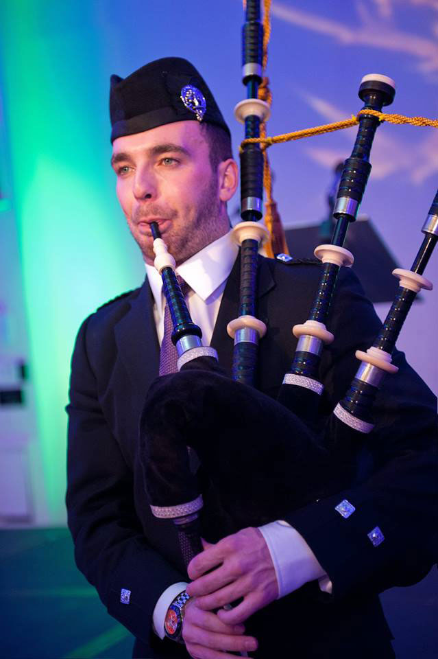 Hire Traditional Bagpipe Player international Bagpipe Player Glasgow