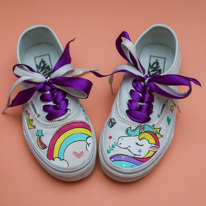 Book Bespoke Shoe Painting Dubai Scarlett Entertainment