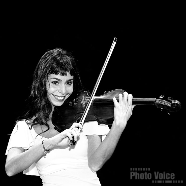 Hire Classical & Electric Violin Female Violin Player Rome Italy
