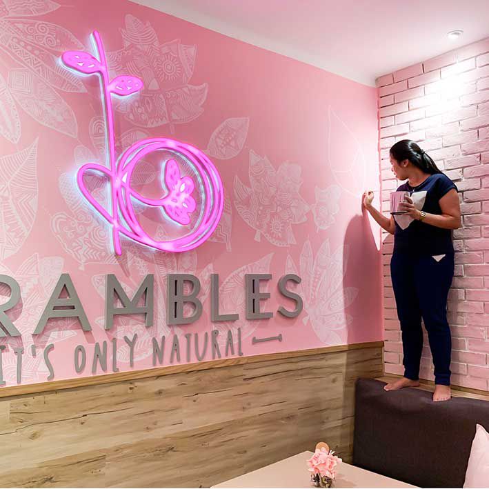 Book Custom Wall Art Dubai Scarlett Entertainment