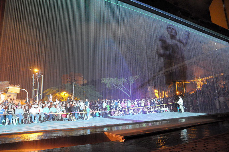 Book A Water Screen Display Scarlett Entertainment