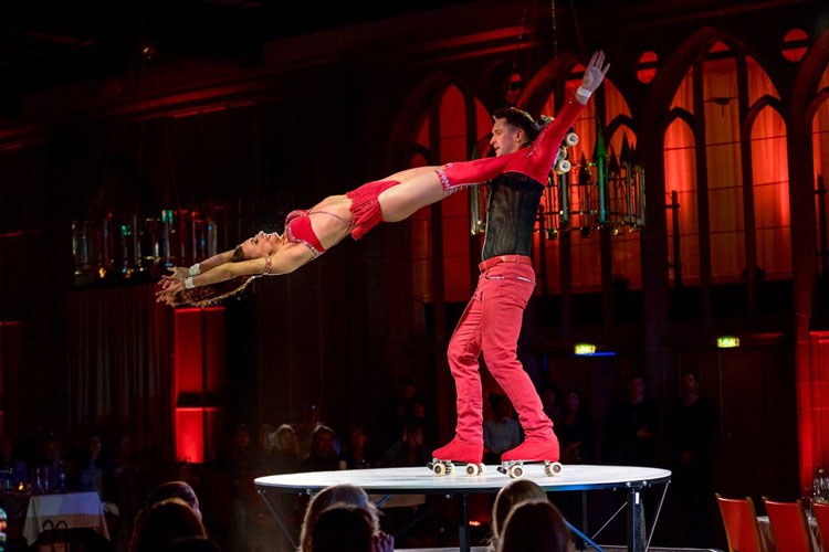 Book Dubai Roller Skating Duo Stunt Show Scarlett Entertainment
